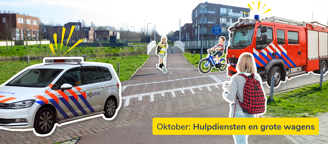 Kruispunt met kinderen op de fiets, op de step en lopend en een politieauto en brandweerwagen met sirenes